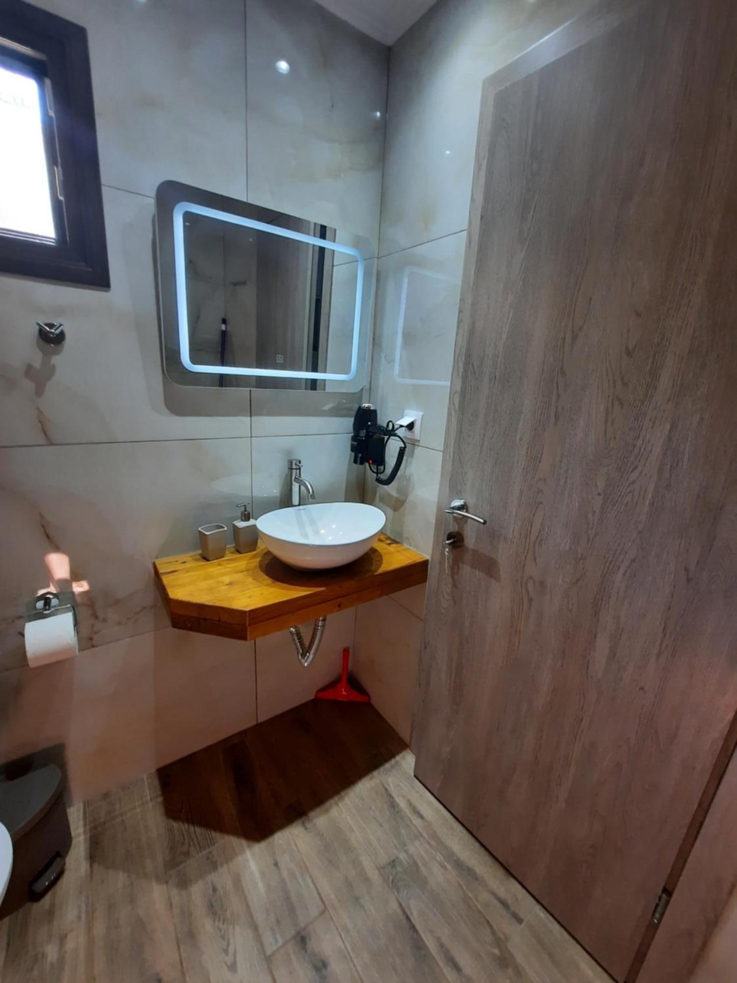 Bungalows Anestis โตโรนี ภายนอก รูปภาพ
