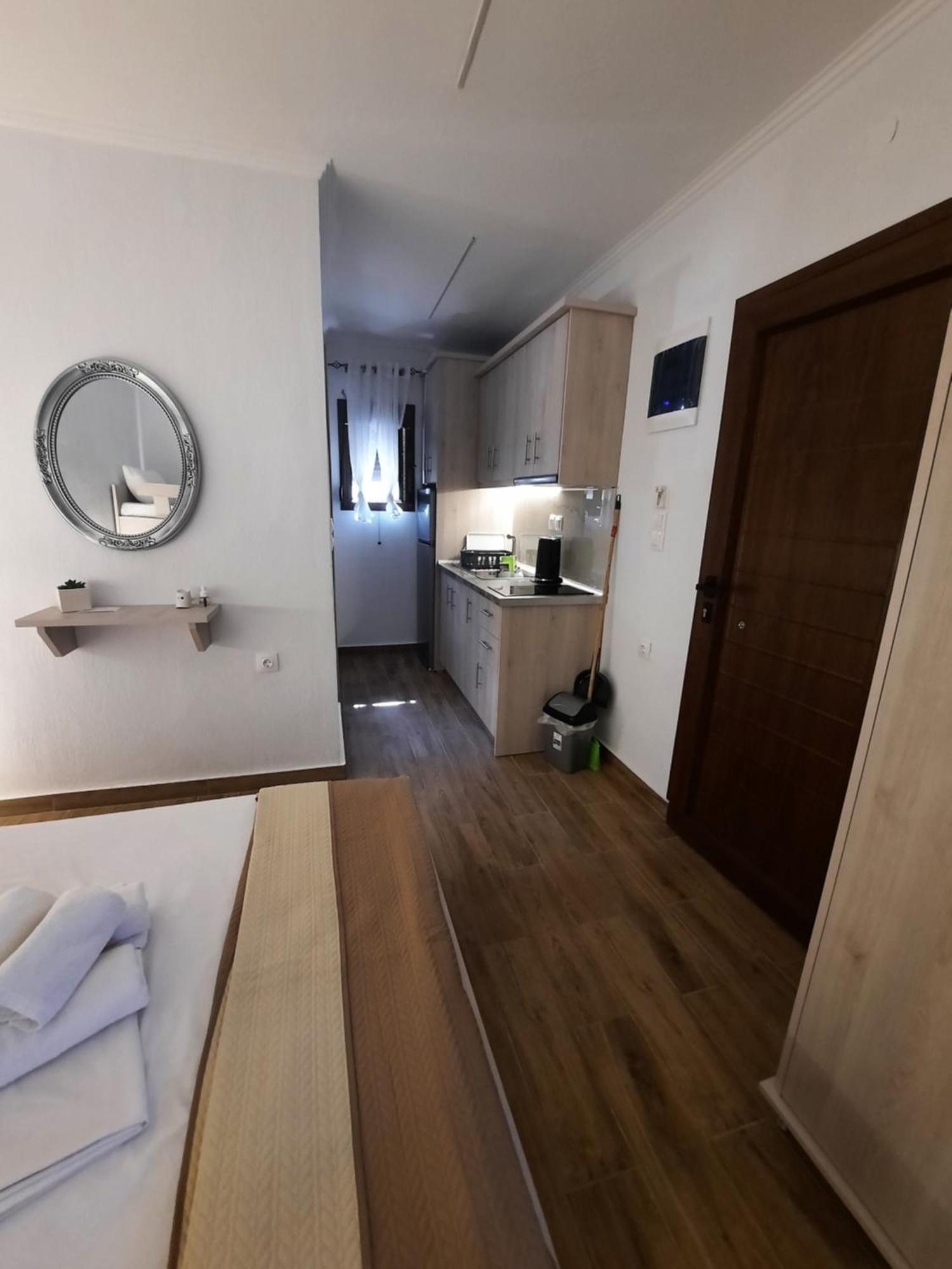 Bungalows Anestis โตโรนี ภายนอก รูปภาพ