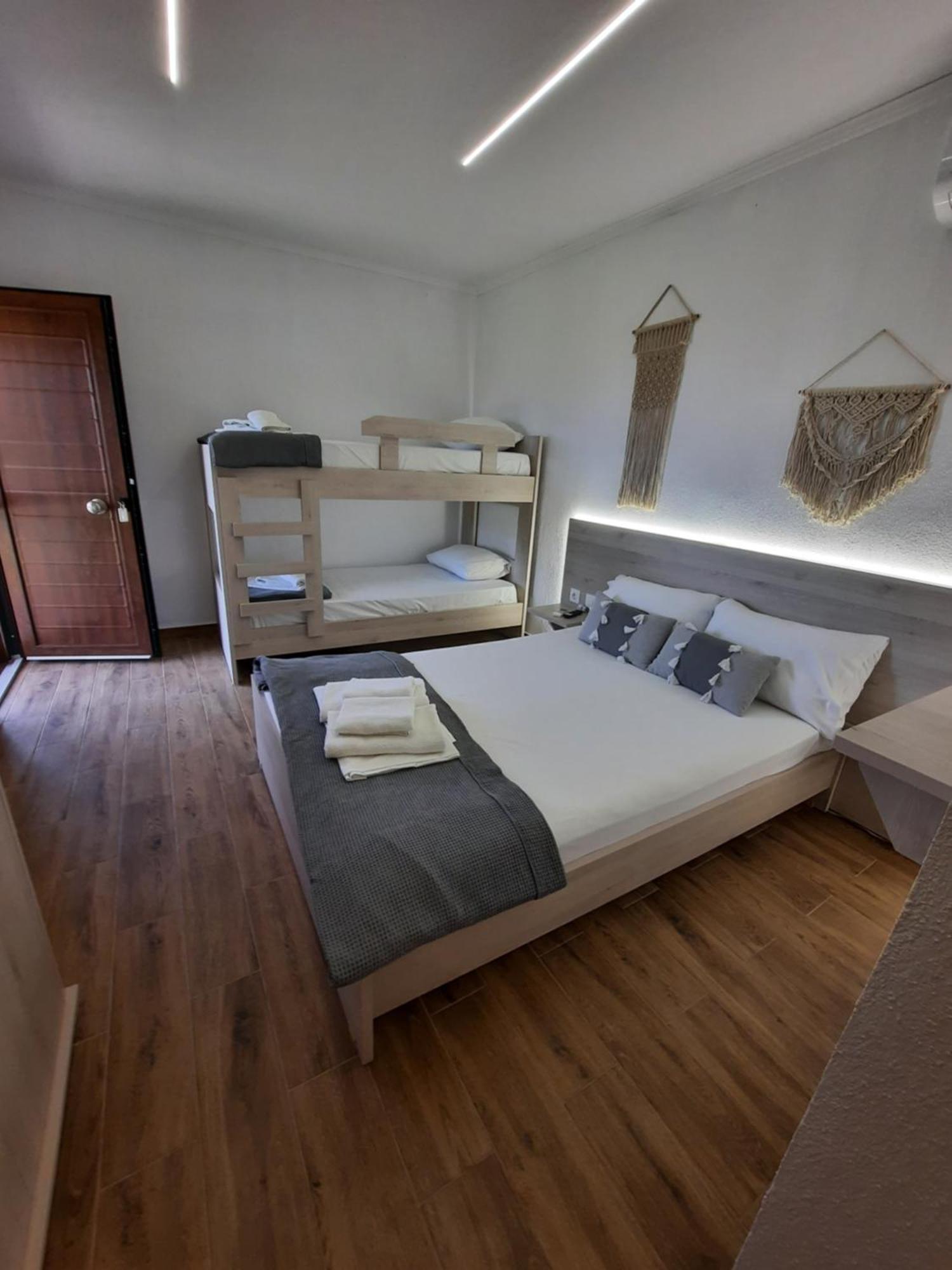 Bungalows Anestis โตโรนี ภายนอก รูปภาพ